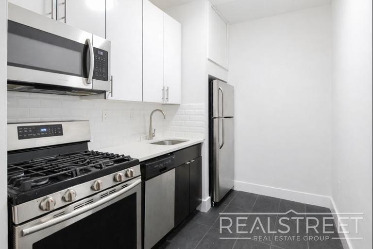 Building Photo - LUXURY 2 BED LOFT in Queens!
