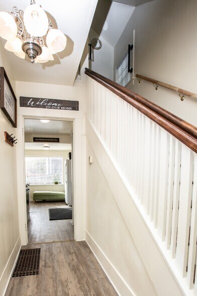 Building Photo - 2407 E Ward St