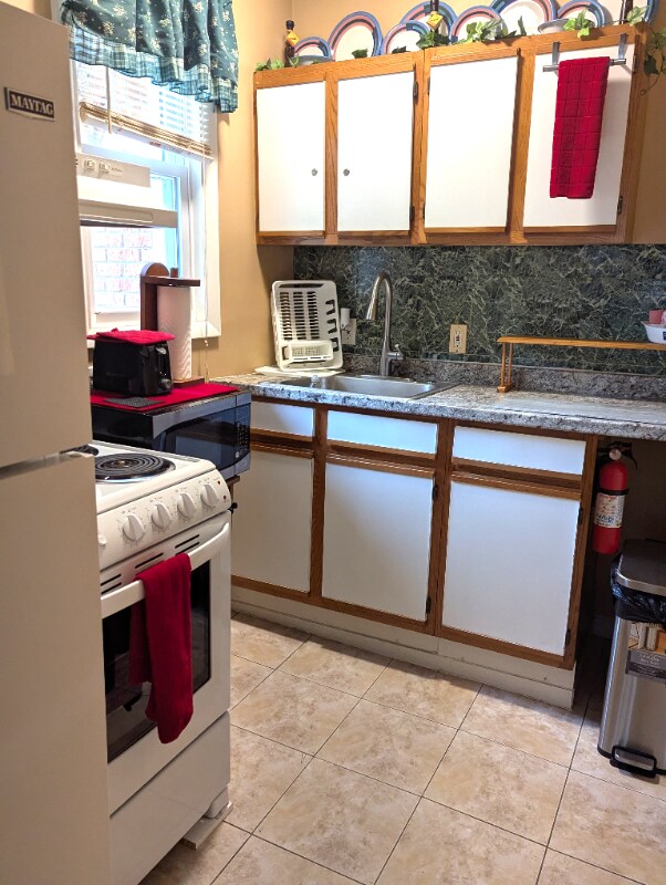 Building Photo - 950 Ellis Rd