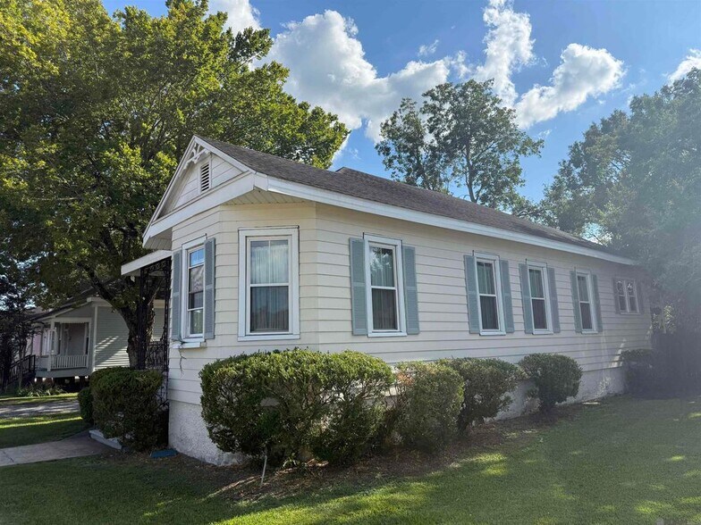 Building Photo - 23930 Railroad Ave