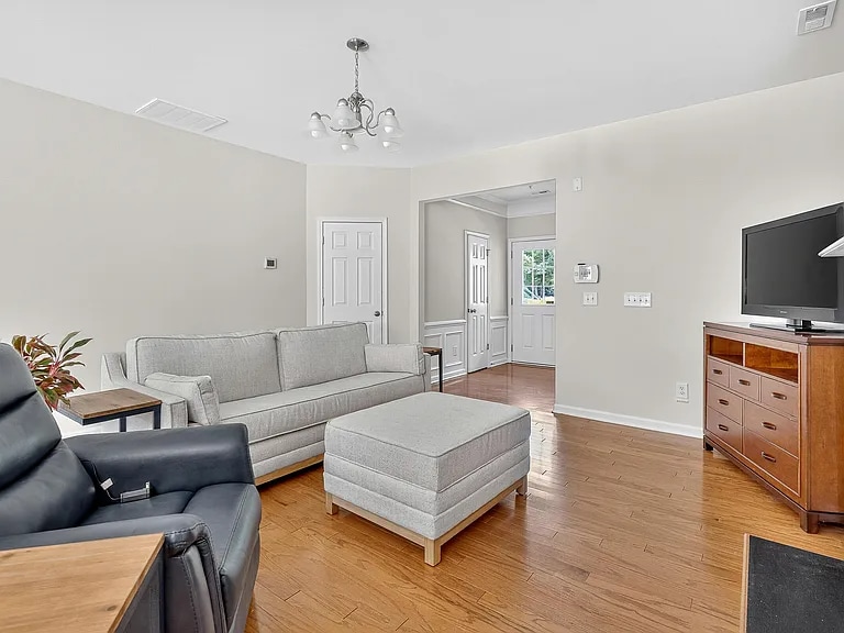 Building Photo - 7130 Racine Way