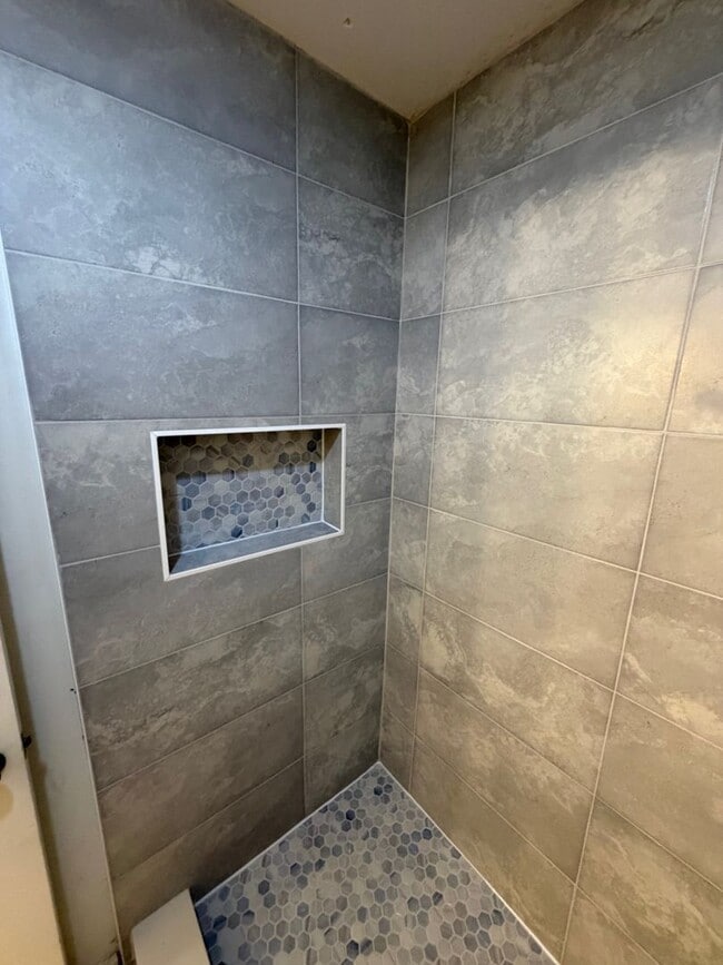 Building Photo - Southside Estates Beauty!  3 Bedrooms 2 Bathroom