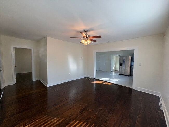 Building Photo - 2/2 Charming Home in West Greenville!