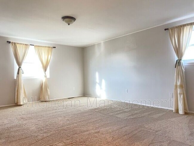 Building Photo - 8490 Westchester Ln