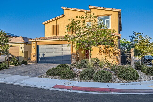 Building Photo - GATED 2-STORY HOME!