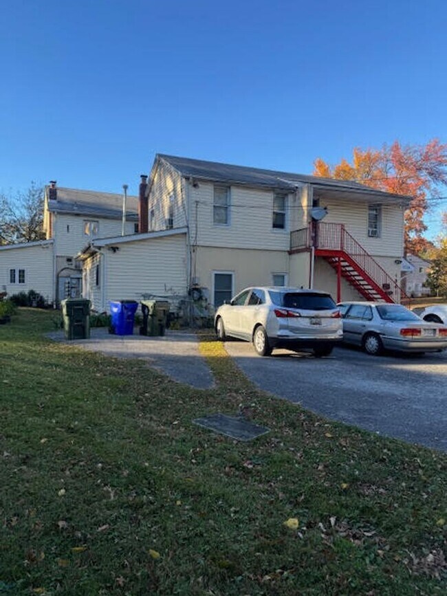 Building Photo - 4835 Indian Ln