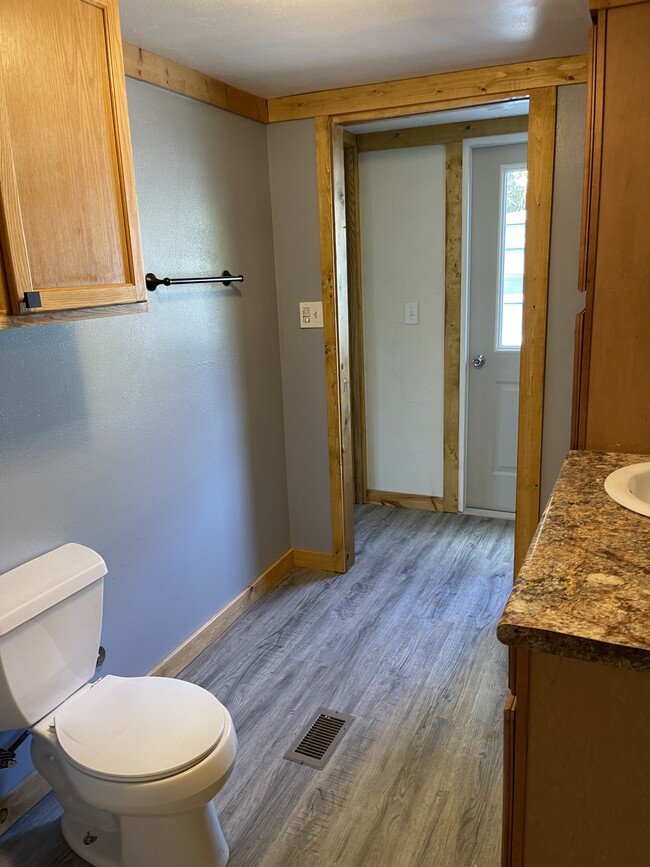 Bathroom from tub view - 4 Meadow Lark Ln