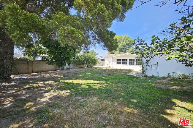 Building Photo - 15106 San Jose St