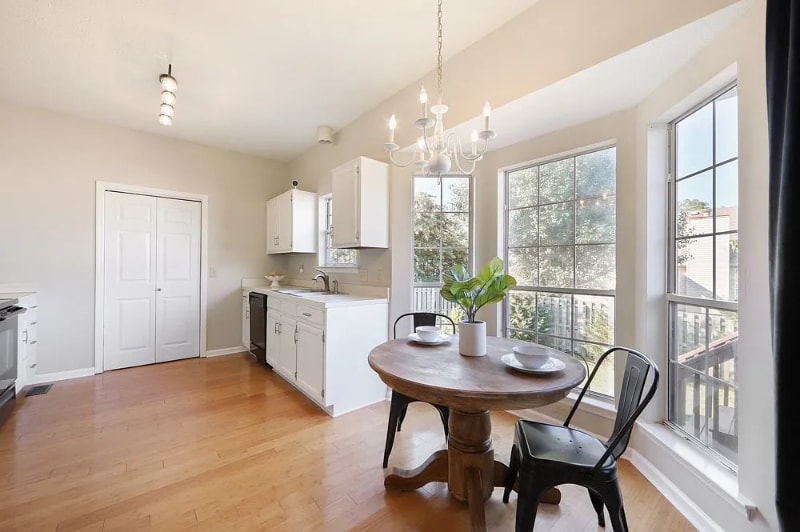 Building Photo - 404 Crestfield Ct