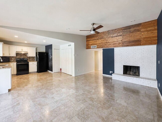 Building Photo - 11067 Wallbrook Dr