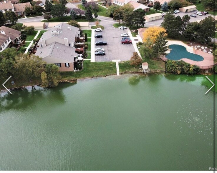 Building Photo - 22098 Edgewater