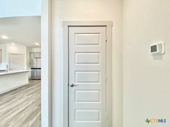 Building Photo - 100 Geminiflora Bend