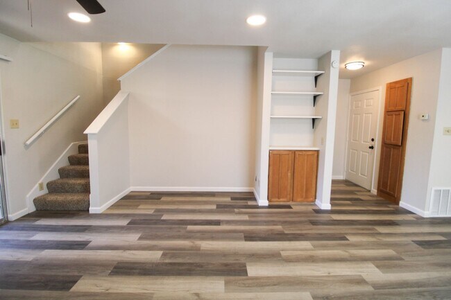 Building Photo - 933 Schertz Pkwy
