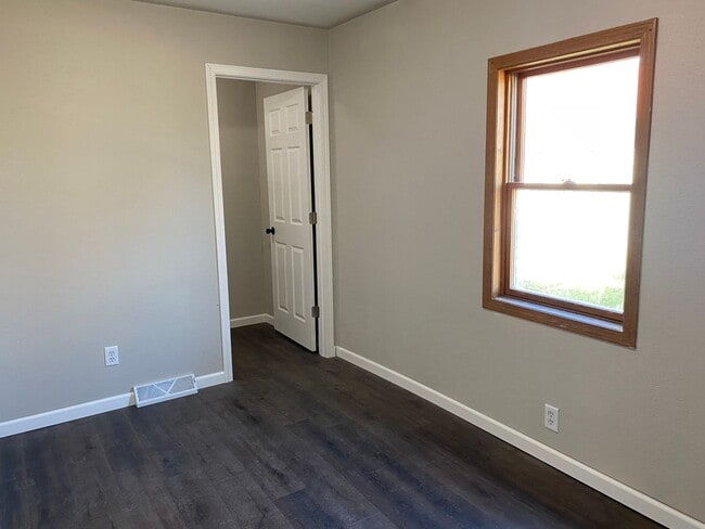 Building Photo - 500 Pier St