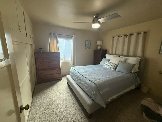 Building Photo - Charming 2 Bedroom, 2 Bath Home with Fence...
