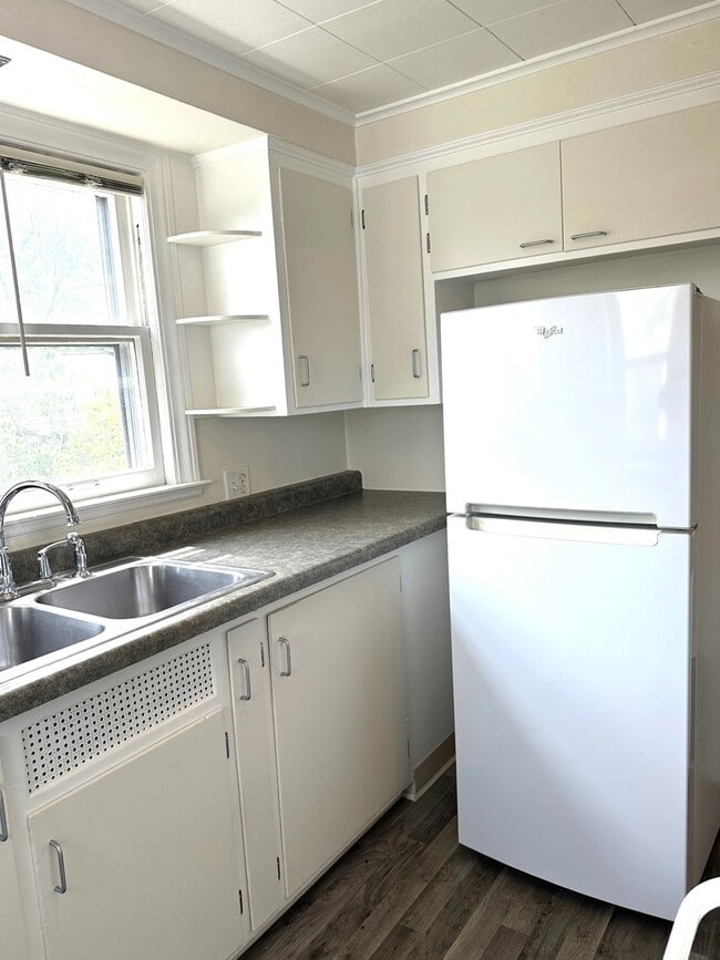 Building Photo - 820 Clay St