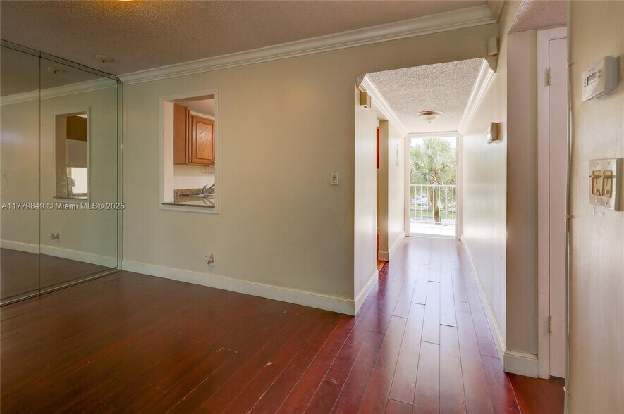 Building Photo - 8141 SW 24th Ct