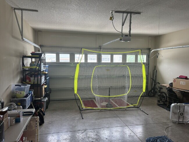 Building Photo - Spring Move in Special:  2nd month rent is FREE if you sign a lease before the end of July.