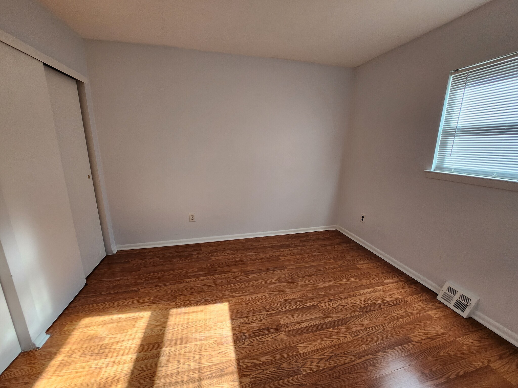 2nd Bedroom - 3502 Woodhaven Rd