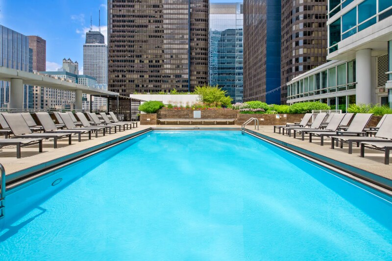 Building Photo - 580 N McClurg Ct