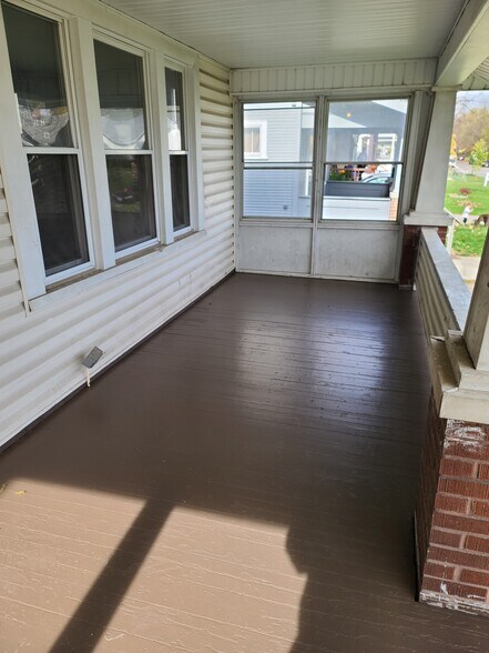 Building Photo - 111 Haldy Ave