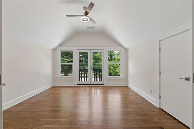 Building Photo - 1511 McLendon Ave NE