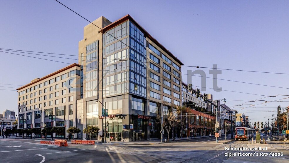 Building Photo - 260 King St