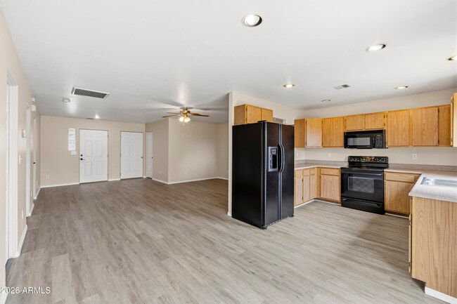 Building Photo - 7131 E Thrush Ln