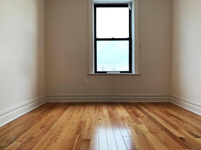 Building Photo - 1 bedroom in ASTORIA NY 11105