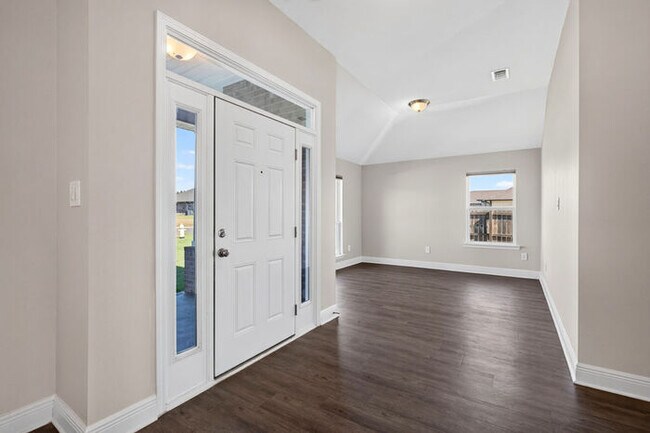 Building Photo - 15028 Emersyn Ln
