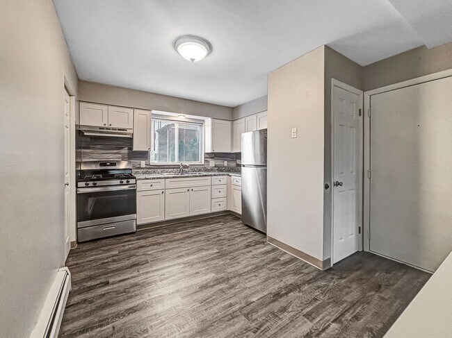 Building Photo - 2424 36th St SW