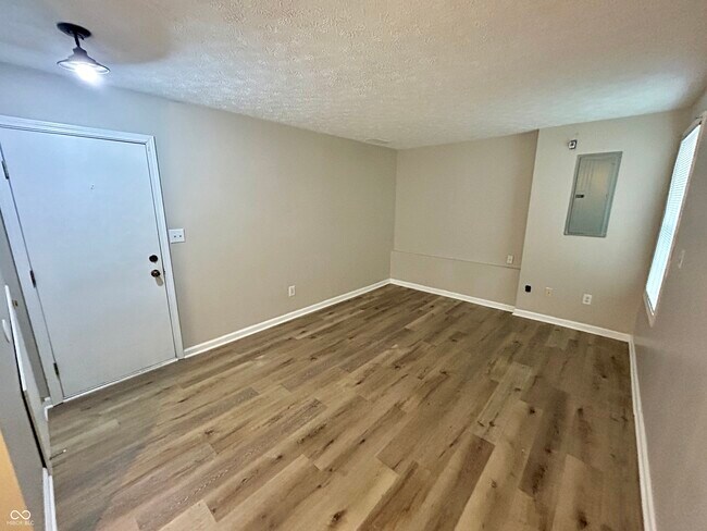 Building Photo - 3039 Armory Dr