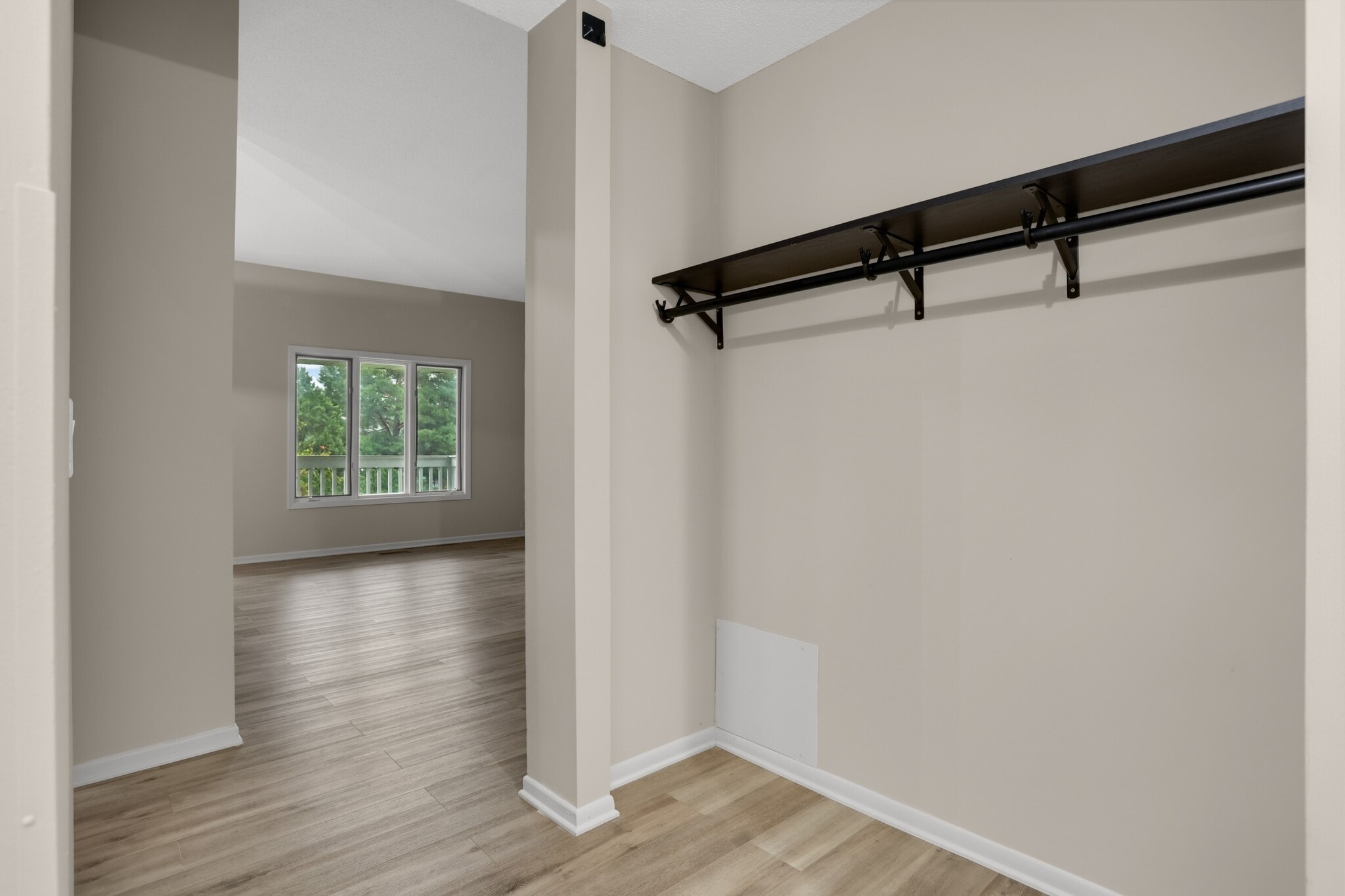 Building Photo - 3584 Blue Jay Way