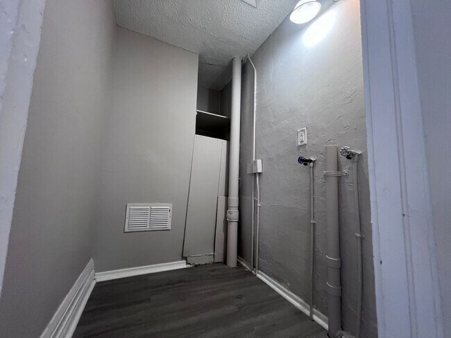 Building Photo - 163 Ave A SE