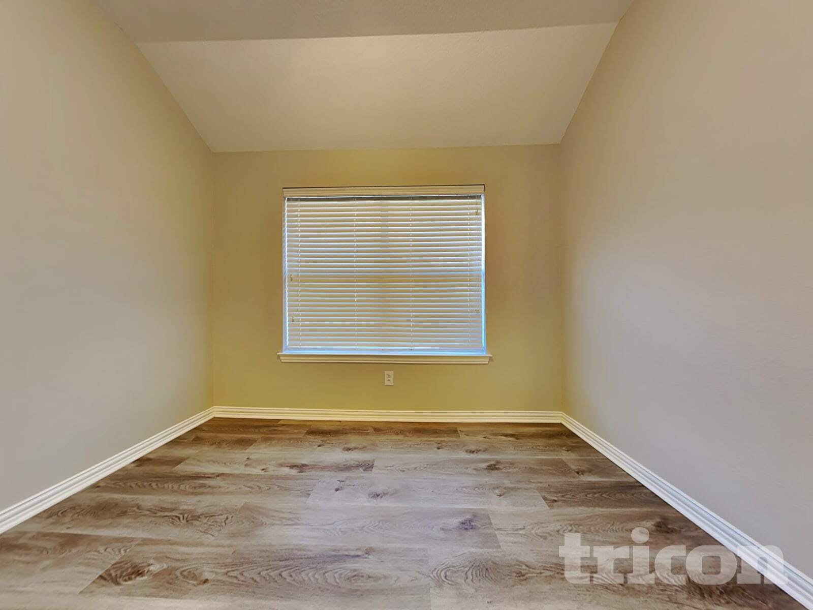 Building Photo - 2413 Castle Creek Dr