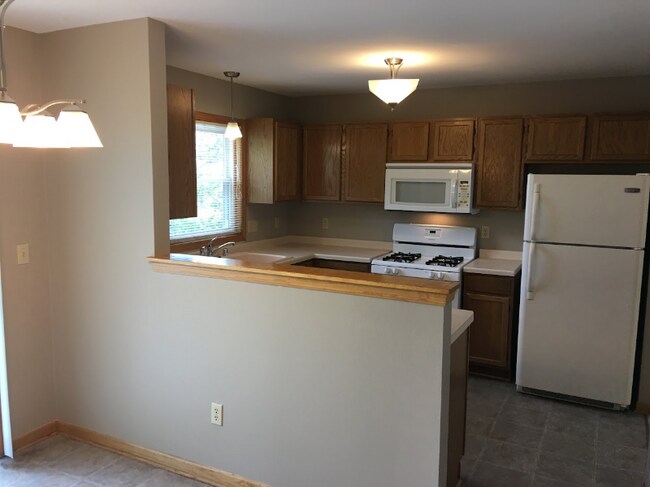 Building Photo - 2042 Cliff Alex Ct S