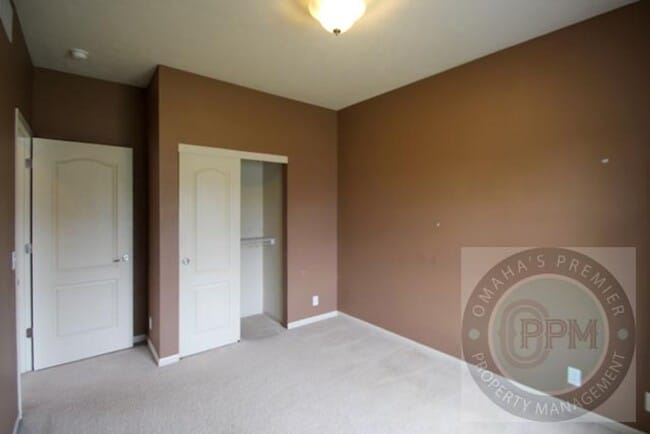 Building Photo - 809 Lake Tahoe Dr