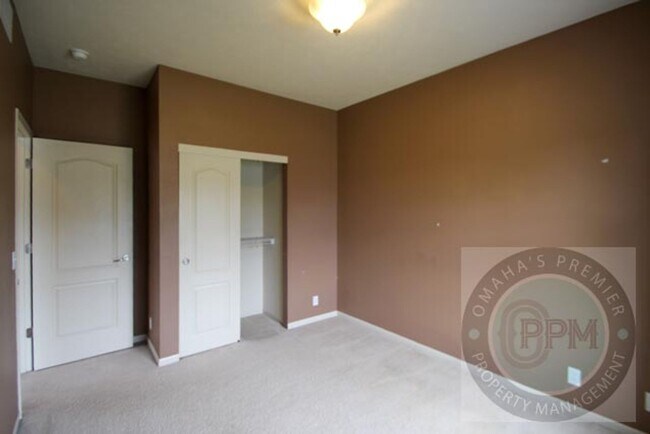 Building Photo - Beautiful 5Bd/3Ba House! | Papillion, Ne!