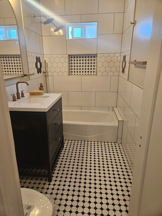 Building Photo - 4318 Wehrle Ct