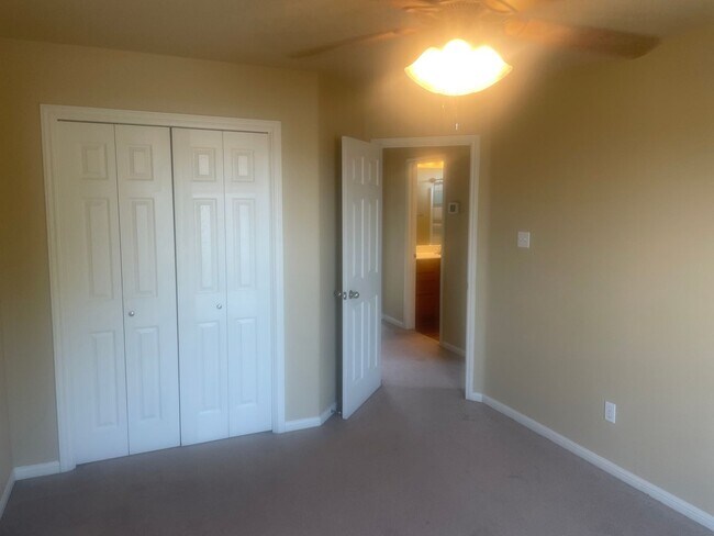 Building Photo - 7707 Bridgepointe Dr