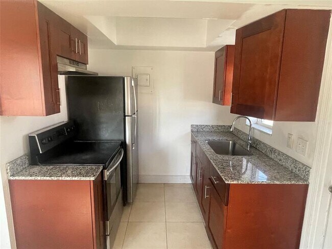 Building Photo - 363 SW 15th St