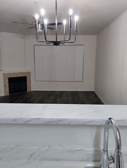 Building Photo - 7115 S Durango Dr