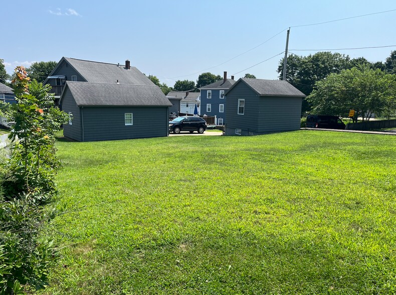 Building Photo - 46 Phenix Ave