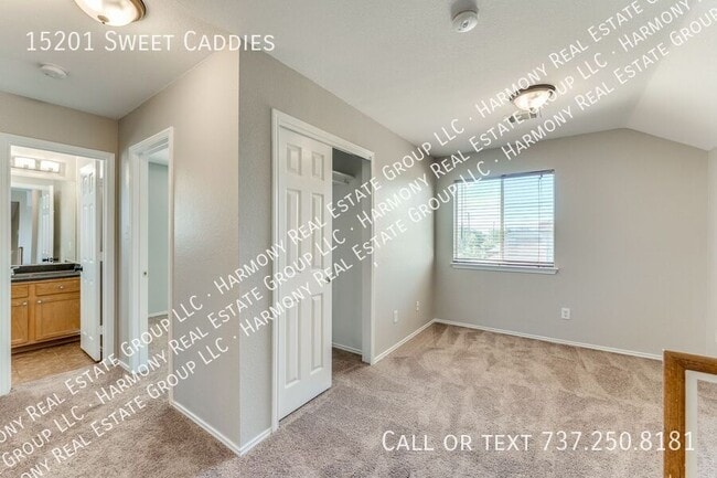 Building Photo - 15201 Sweet Caddies Dr
