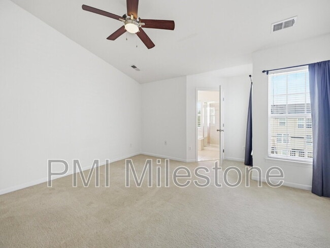 Building Photo - 1247 Mare St