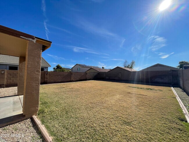 Building Photo - 1605 E Melanie St