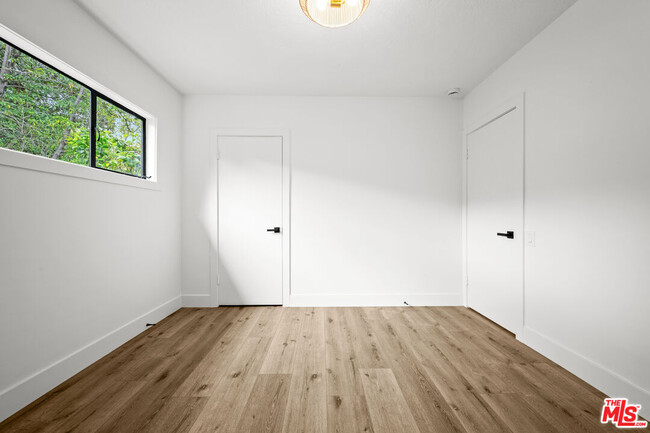 Building Photo - 1027 Acanto Pl