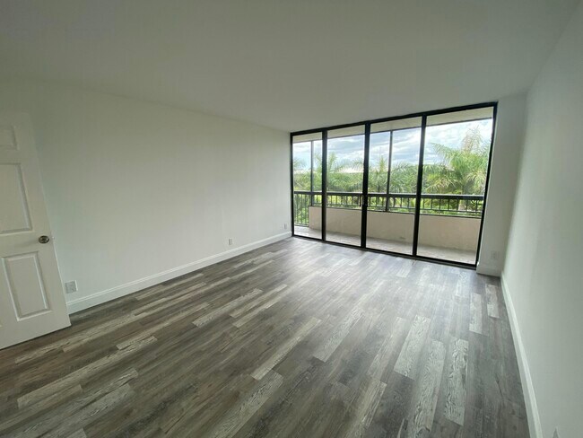 Building Photo - 6320 Boca Del Mar Dr