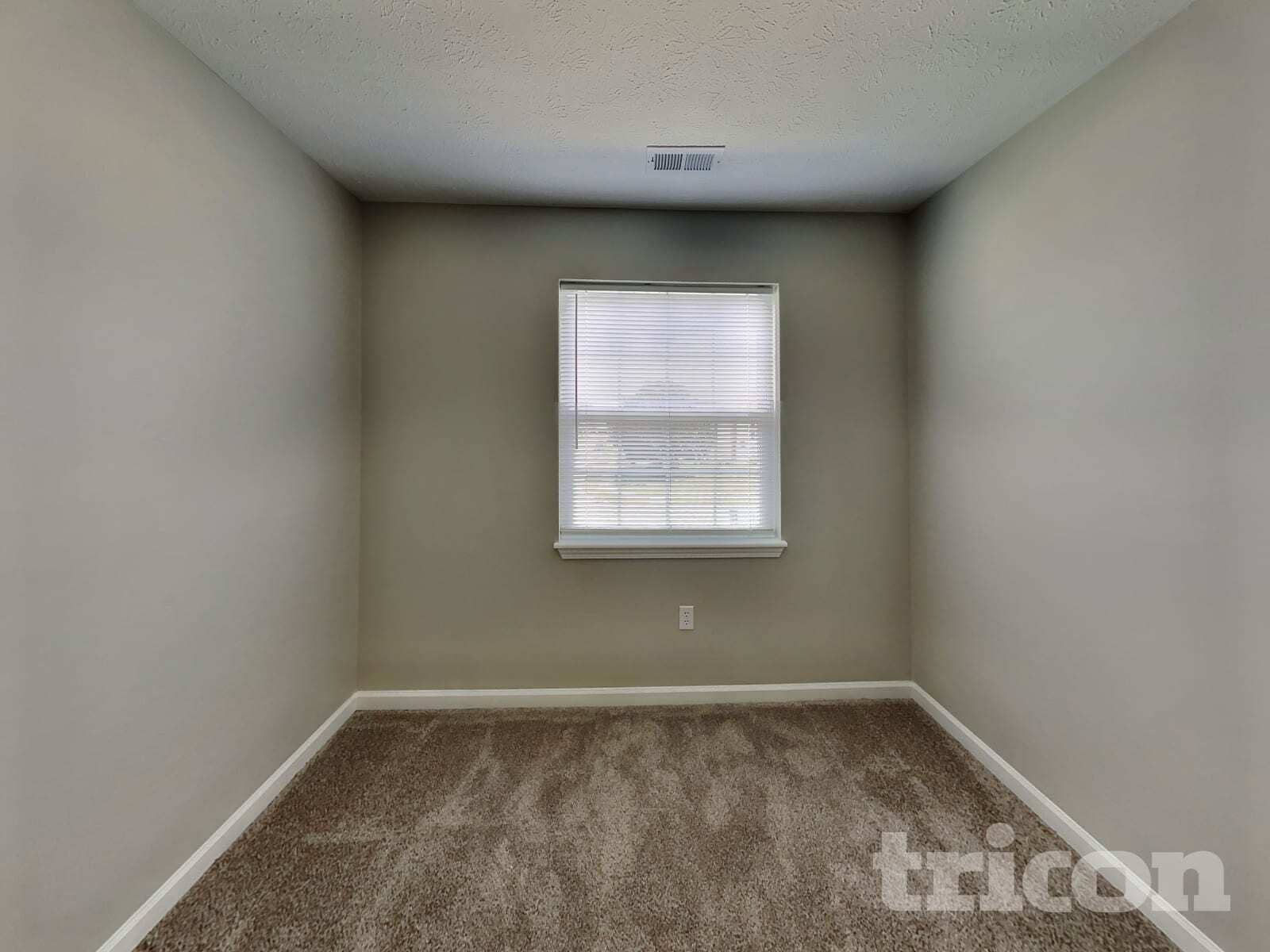 Building Photo - 10229 Park Valley Dr