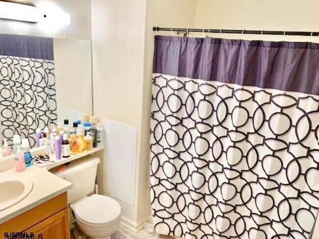 Building Photo - 118 Sussex Pl